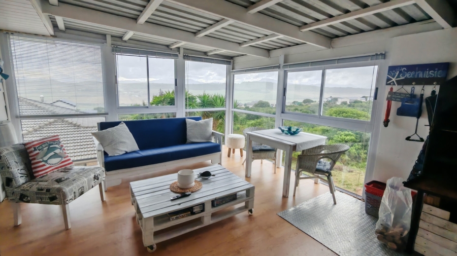5 Bedroom Property for Sale in Reebok Western Cape